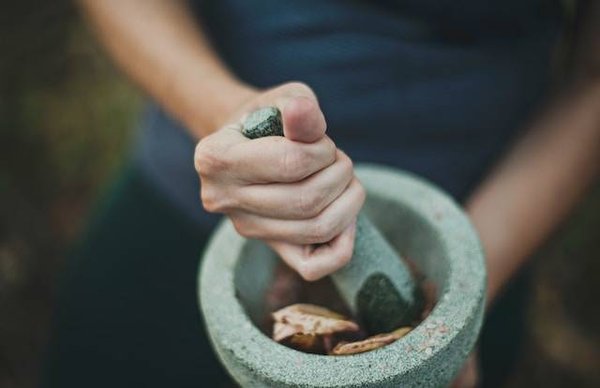 Quels sont les ingrédients naturels pour fabriquer ses propres cosmétiques ?
